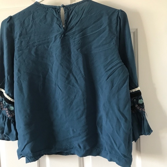 3/$15 Blue rain boho blue 3/4 ruffle sleeve top (T1) - Picture 7 of 9